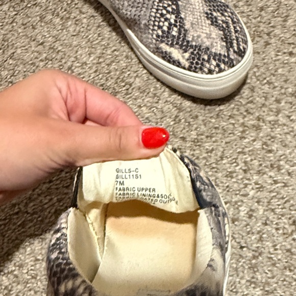 Steve Madden Python Pattern Slip-On Shoes - Picture 2 of 3